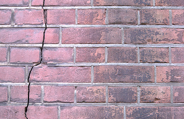 Risssanierung 6 riss in der hausfassade